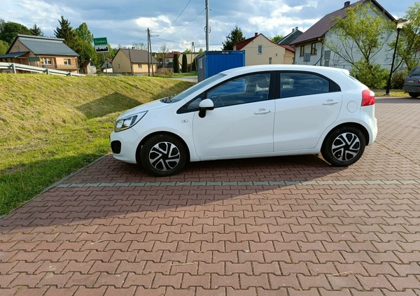 Kia Rio cena 23200 przebieg: 177000, rok produkcji 2013 z Pińczów małe 326